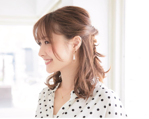 まずこれから オフィスにおすすめしたい 23のヘアアレンジ 定番 長さ別のやり方 美的 Com