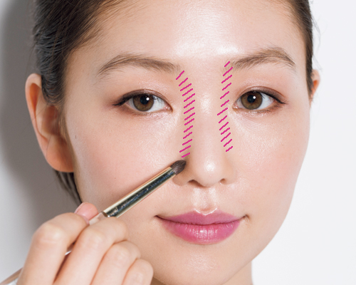 地味顔さんは…鼻の横に入れて求心力のある顔に