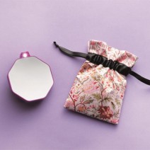 『美的』10月号特別付録は、 目元も口元も超デカ見え！“メーク上手”ミラー with Velnica.