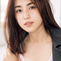 秋新色を使って北川景子さんのような知的エレガントに！～淡寒色アイカラー～