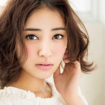 上品で柔らかな佐々木希さんのようになりたい！秋新色メークにトライ！