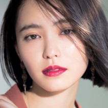 苦手だった赤リップも、スモーキーにすれば肌なじみ抜群の美人カラーに♪