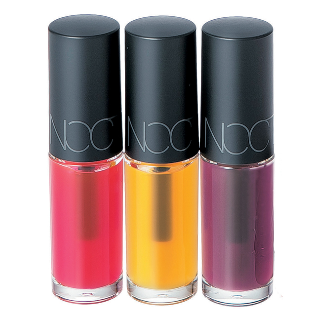 潤み感を仕込ませセクシーな表情を演出