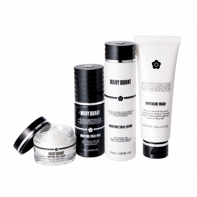 マリークヮント｜リバイタライズ ウォッシュ（右）