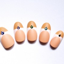 ただのフレンチに飽きた人におすすめ！ウィングチップ風ネイル【365日ネイル】