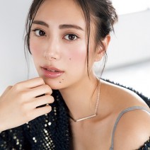 メイクは引き算が重要！ 甘めくすみピンクリップを使った派手顔さんのメイク術