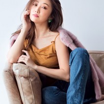 神崎恵さんが伝授！大人女子の色っぽさをアップさせる“首＆デコルテ”のケアとは