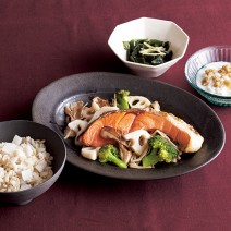 時短レシピ！10分で作れる「サバ・きのこ・豆腐のワンプレート」