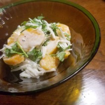 美容エディター・門司紀子のToday’s SALAD #12「柿とパクチー、大根のサラダ」