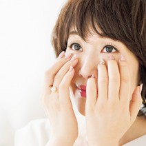 メイクの上からでOK！ 乾燥知らずの目元を作るアイケアアイテムを紹介！