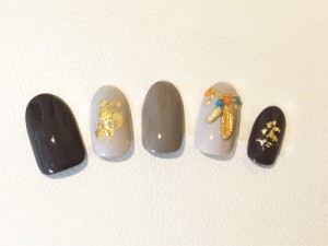 07_graycolornail