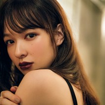 男ゴコロを刺激！ クリスマスデートはギャップ見せメイクで色気を放つ