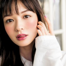 親しみやすさ◎！ 人気H&M犬木愛さんが作る血色感メイク