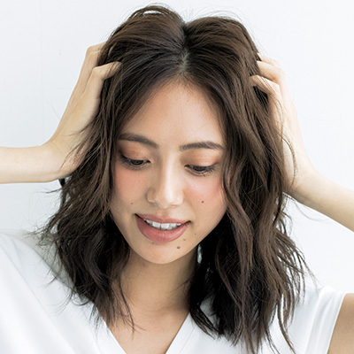 後ろ姿もおしゃれで可愛いヘアアレンジ