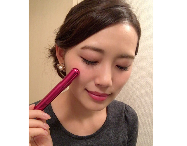 モテマスカラの中でにじまないのに、お湯でオフできるのは？