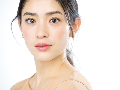 肌のくすみが老け顔の元凶！目指すはくすみのない透明美肌…おすすめ化粧品＆食べ物