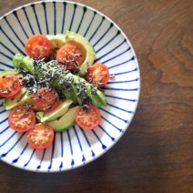 「アボカドとミニトマトの塩昆布サラダ」美容エディター・門司紀子のToday’s SALAD #20