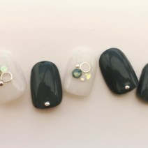 年末休み目前！知的なグリーンのパワーを味方に、仕事もスピードアップ【365日ネイル】