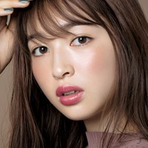 顔タイプ別！ 丸顔さんはブラウンチークで色っぽほっそり顔に変身♪