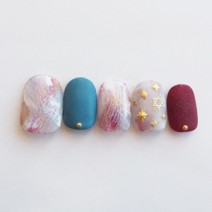 凝った鱗アートデザインが新年会で注目の的に！【365日ネイル】
