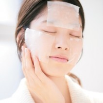 年末うっかりな“大人ニキビ”を撃退！ コットンパック＋保冷剤でもっちり美肌に♪