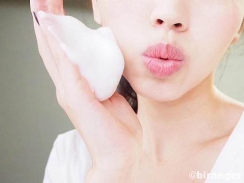 朝は洗顔料を使うor使わない？「すっぴん力が増す」肌にイイ洗顔法