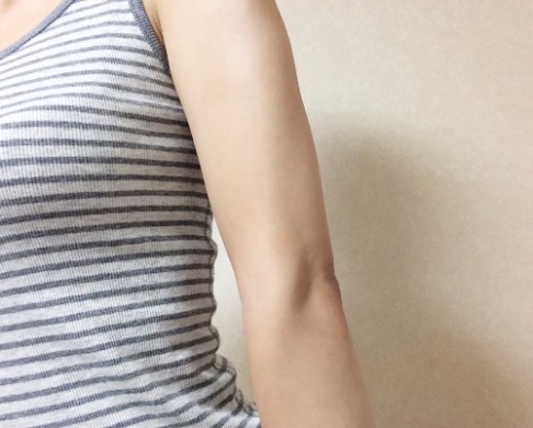 オバさんに見える肘上のプヨ肉が「本当に取れる」ちょっとしたコツ