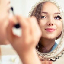 1mmラインで…驚きのデカ目に！「女優のヒミツメイク」教えます