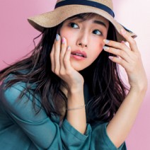 グラデーションネイルのデザイン・やり方10選｜赤・ピンク・白の人気カラーもセルフで簡単に！スポンジも活用！