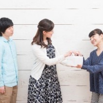 手土産で…彼ママが凍り付く!? 「実家訪問で焦らない」基本マナー