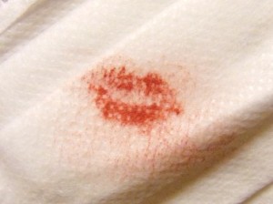 夫のシャツについた赤～い口紅を完全に取り去るやり方