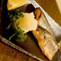 秋の味覚「サンマと鮭」を楽しみつつ美人になれる食べ方