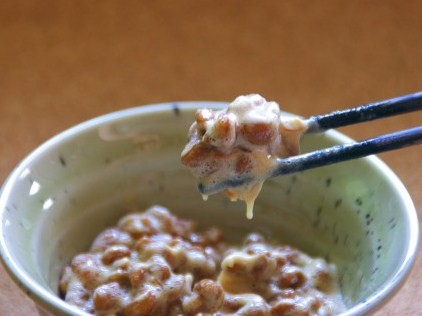 顔のたるみ・シワも解消！納豆のスゴすぎる「ネバネバ力」