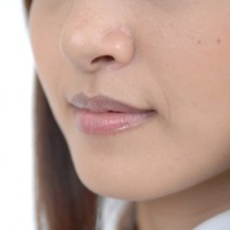 今すぐやめて！ドス黒～く「唇がくすんじゃう」NG習慣4つ