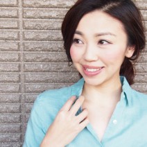 男ウケには鎖骨見せ！1か所さするだけで「美デコルテ」を作るコツ