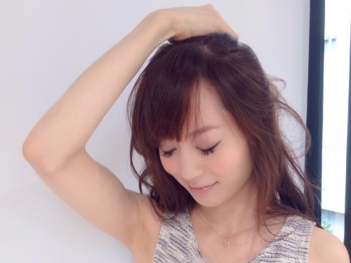顔のたるみ・シワの原因はソコ？「●●マッサージ」で速効解消