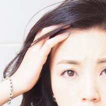 少ないから逆に目立つ！出始め白髪「自分でキレイに隠す方法」3つ