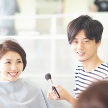 おっ…私にも出来る！プロ技で「モデル級の艶ナチュ肌」に仕上がるベース術
