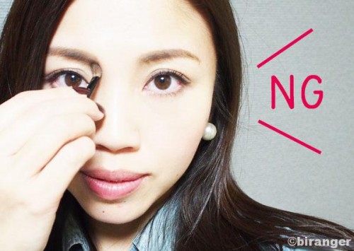 なんか顔がチグハグ！「眉でメイク台無し女子」のやりがちNG4つ