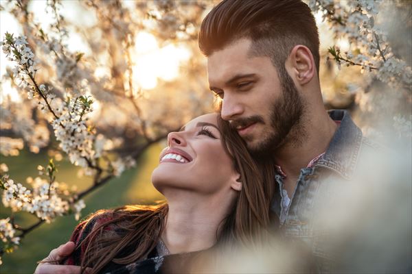 私は遊びor本気？「男が心底好きな女」にだけやるベタ惚れ行動3つ