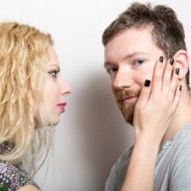 何気ないしぐさで分かる！好きな異性の深層心理を見抜く魔法テク