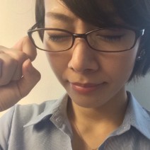 肌荒れの原因「目の疲れ」とサヨナラするにはガム＋鮭が最強ペア