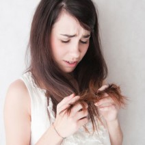 妖精の仕業？いいえ、ロングヘアのSOS！「玉結びの髪」原因と解決策