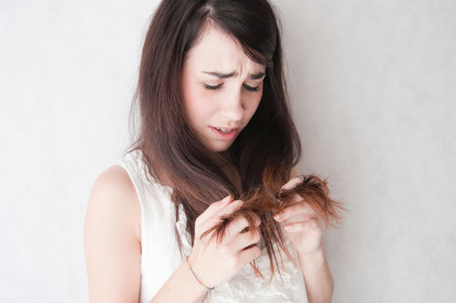 妖精の仕業？いいえ、ロングヘアのSOS！「玉結びの髪」原因と解決策