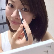 派手顔の人必見！「優しい印象のモテ顔」になるポイントメイク術