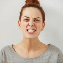 太った!? 思わず自分で二度見する「二重あご」を招く習慣＆解消エクサ