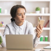 友達のリア充写真…見たくない！「SNS疲れ」を回避するポイント3つ