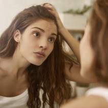 苦労してそう…より！同性から見た「白髪女子への印象」1位は