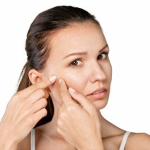 テンション下げる憎いヤツ！パーツ別…「ニキビ」ができる原因と対策