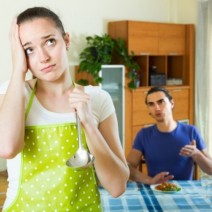 2位はネイル！男が女に「もう料理はやめてくれ」残酷な理由1位は…